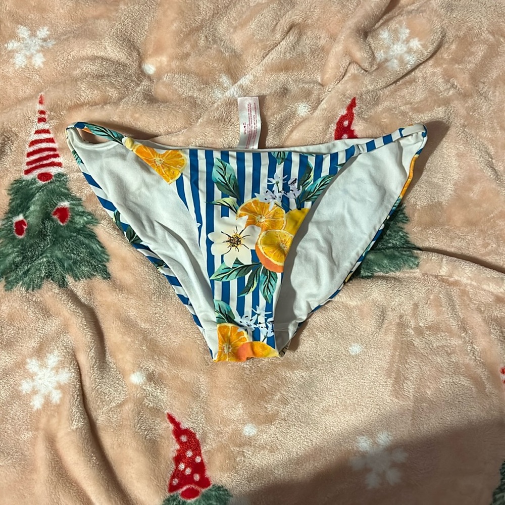 swim bottoms size small!